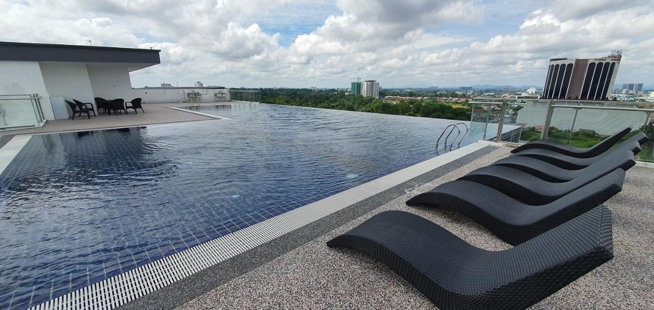 Kozi Square New Sgh Cozy Home 8A Kuching Buitenkant foto
