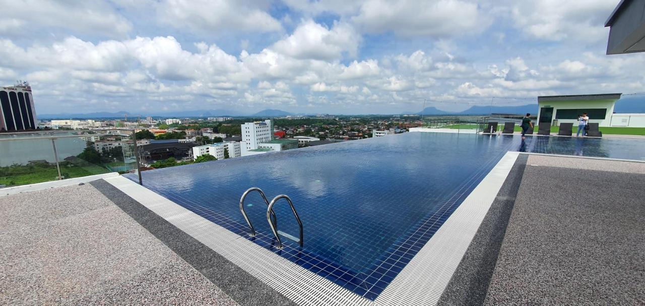 Kozi Square New Sgh Cozy Home 8A Kuching Buitenkant foto